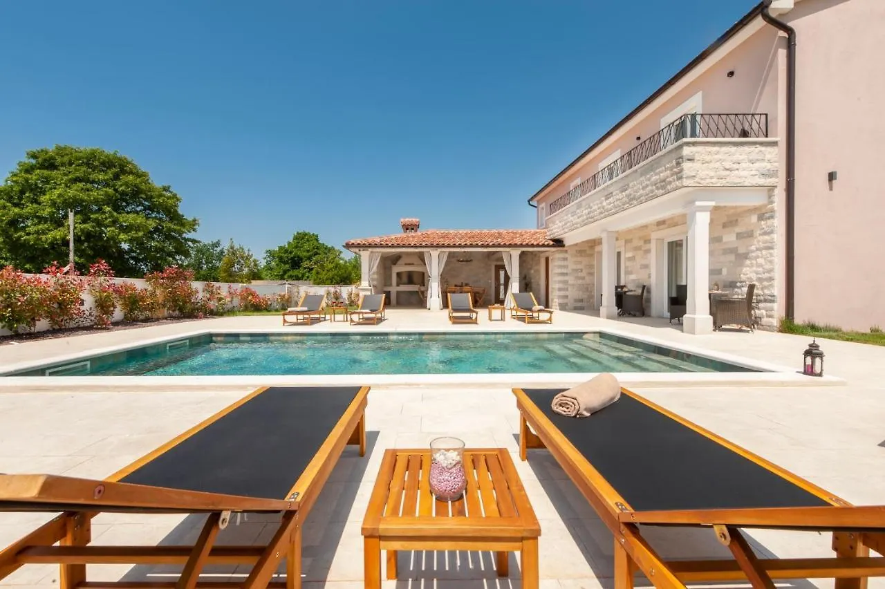 Villa Valentina Žminj 0*,
